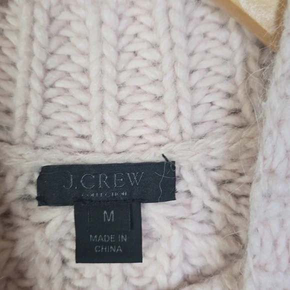 J. Crew Soft Pink Chunki Turtleneck  Sweater  Wool/ Alpaca Blend Size M. - Picture 4 of 7
